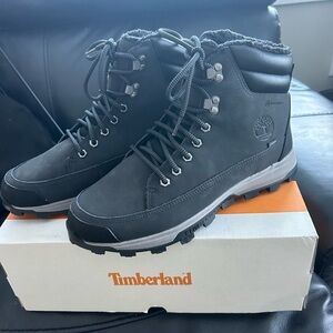 New Timberland Men’s black boots size 8.5